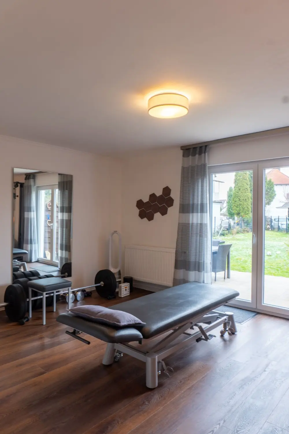 Leon Sindel macht Physiotherapie bei LS Physio